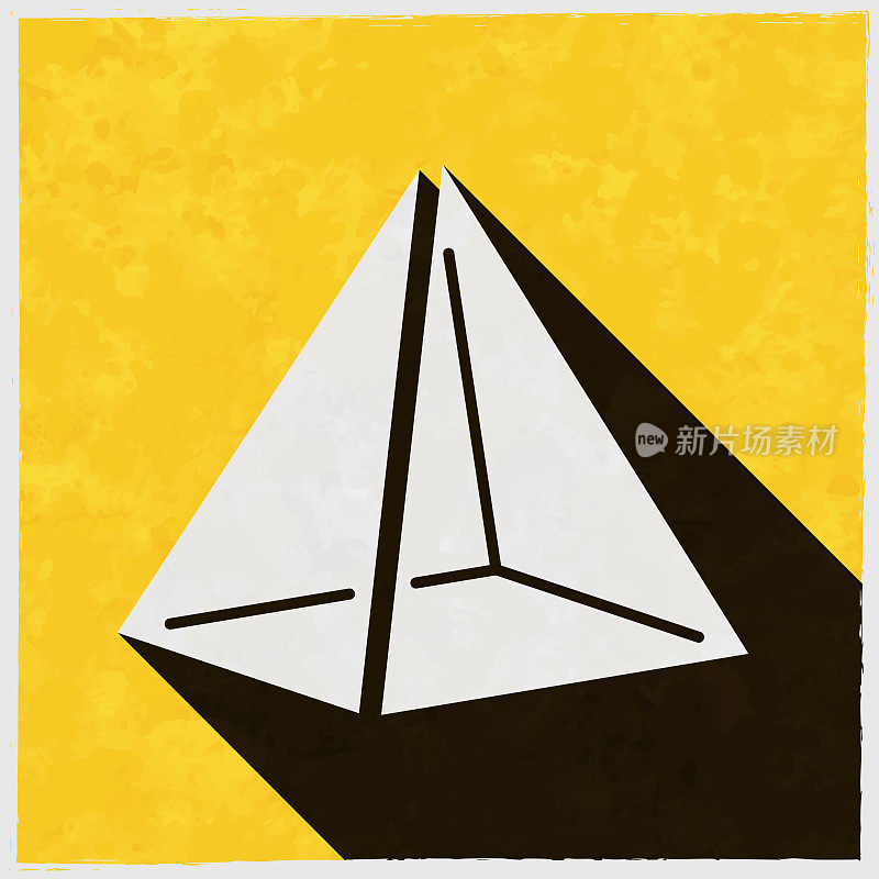 金字塔。图标与长阴影的纹理黄色背景