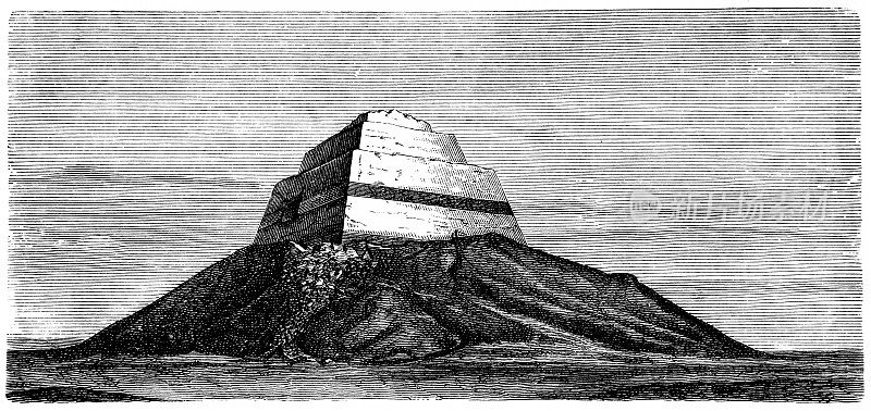 米德姆阶梯金字塔，由法老斯诺弗鲁(约公元前2670年至2620年在位)建造