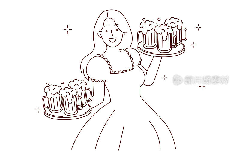 快乐的女人端着盛着啤酒的托盘