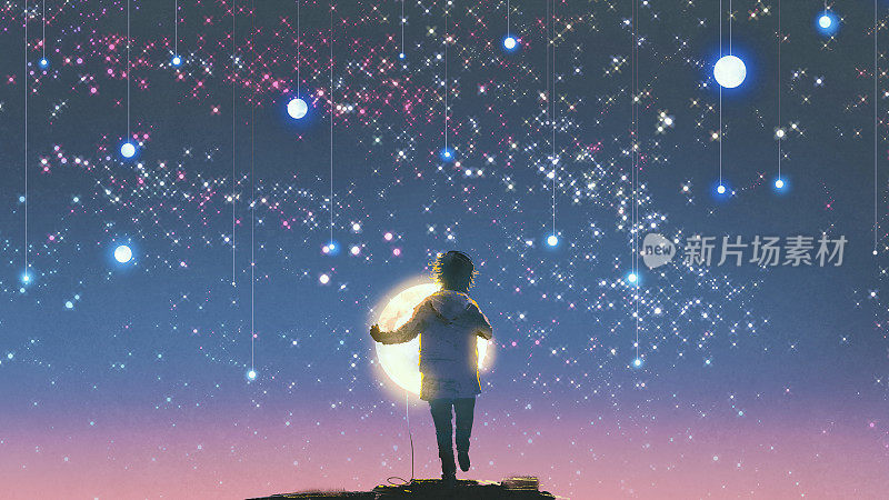 男孩拿着发光的月亮，站在悬挂的星星