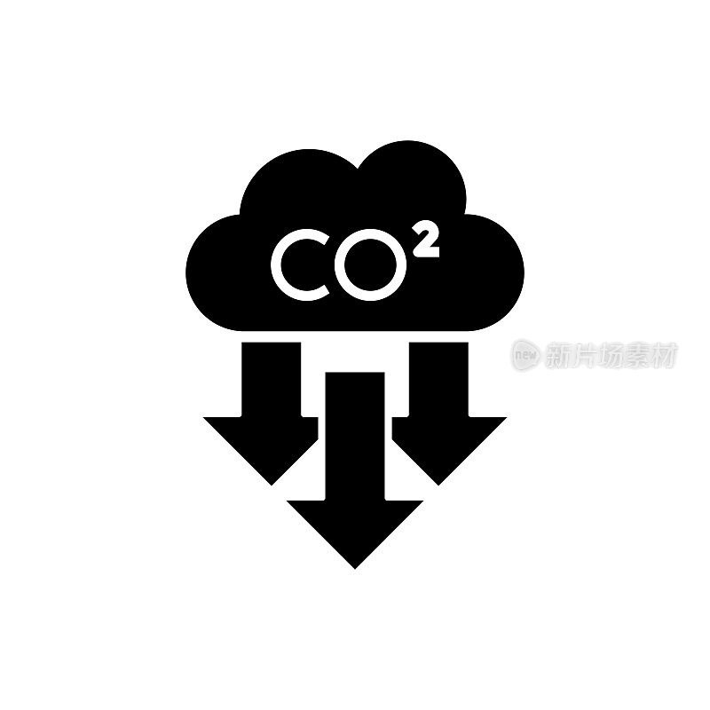 减少碳排放固体图标设计在一个白色的背景。这个黑色的平面图标适用于信息图表、网页、移动应用程序、UI、UX和GUI设计。