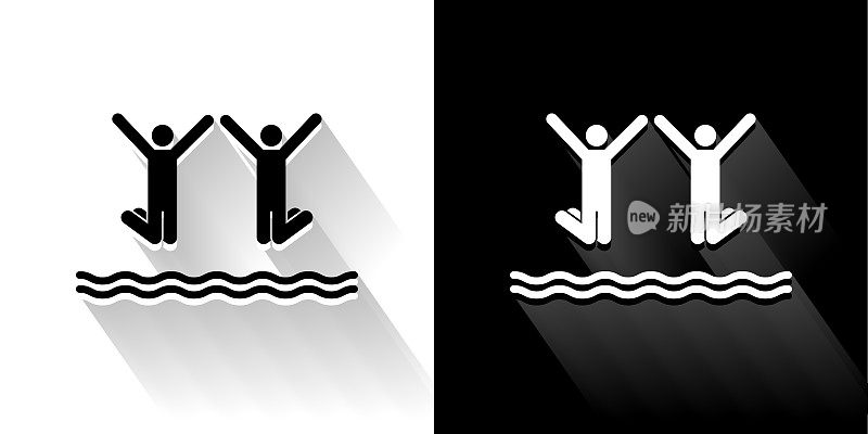 两个人在水中跳跃黑色和白色图标与长影子