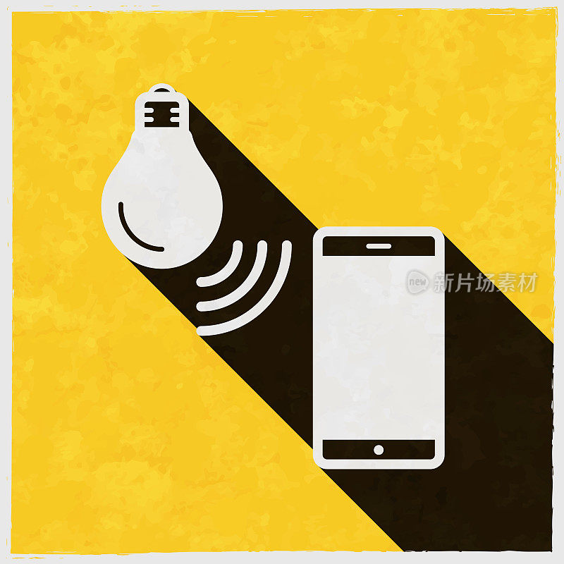 智能灯泡与智能手机。图标与长阴影的纹理黄色背景