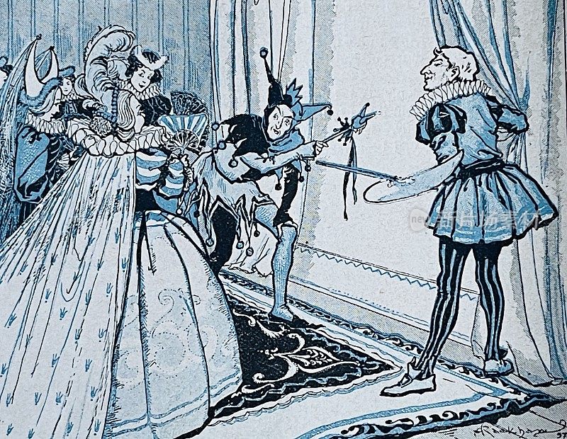公主和一个小丑站在一堵白墙边聊天