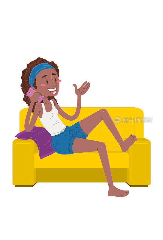 一个黑人女人在沙发上打电话