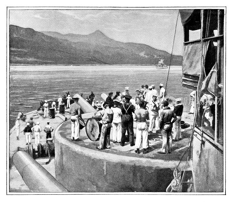 西班牙驱逐舰科隆号投降后，在美国俄勒冈号上演奏音乐的乐队