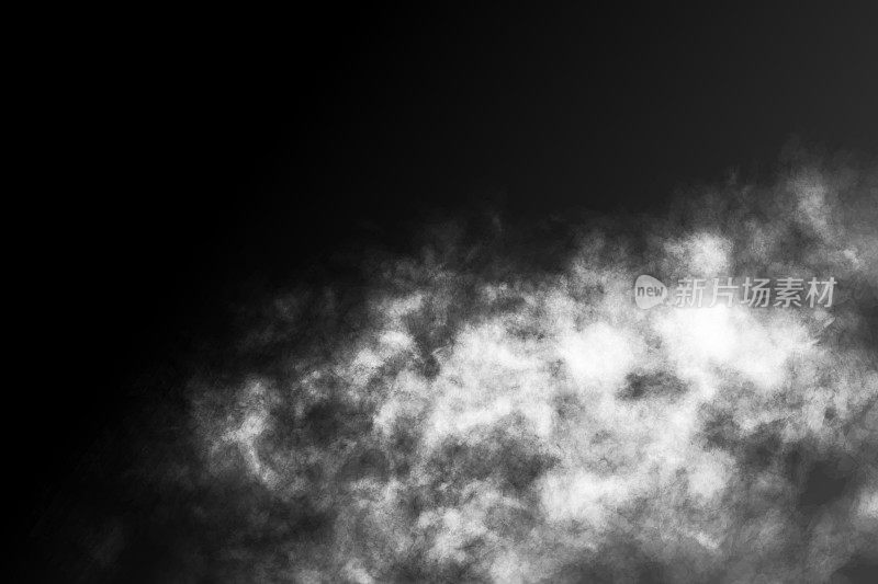 矢量现实隔离烟雾效果在黑暗的背景。真实的雾或云装饰。