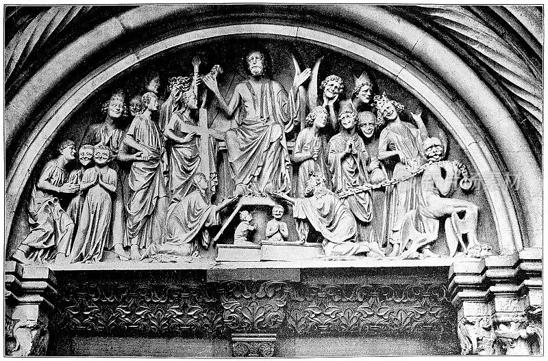 在班贝格圣斯蒂芬大教堂的王子门上鼓声“最后的审判”