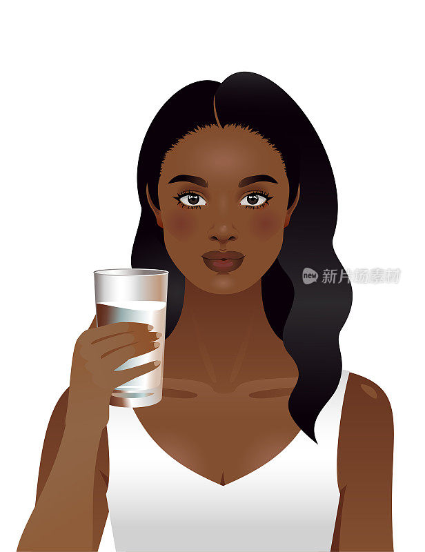 年轻自信的黑人女性端着一杯水