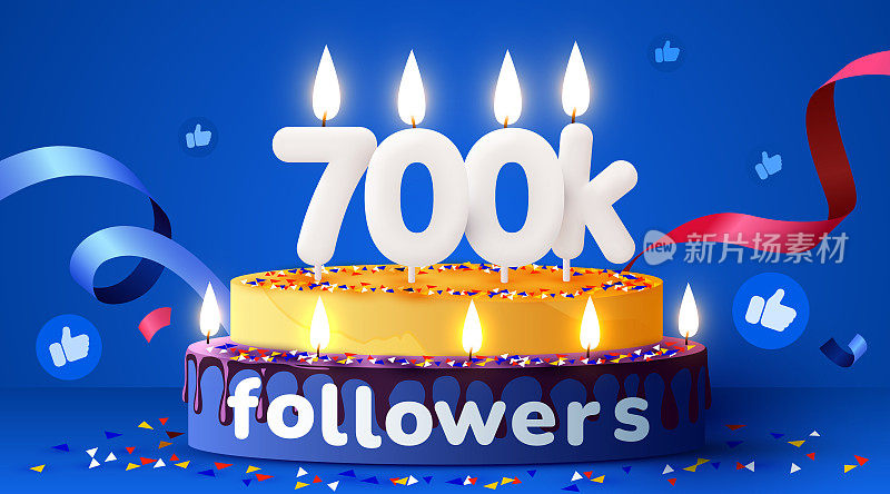 70万或70万粉丝，谢谢。社交网络的朋友，追随者，订阅者和喜欢。有蜡烛的生日蛋糕。