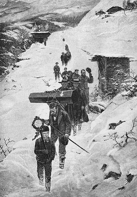 最后走进山谷,送葬行列