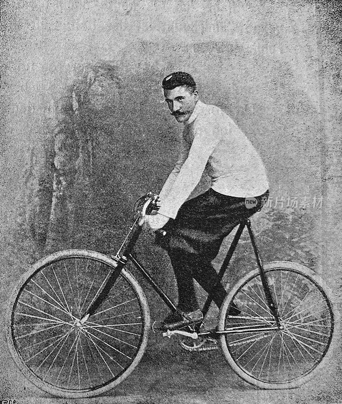 德国自行车手Uren，汉堡，坐在他的自行车上