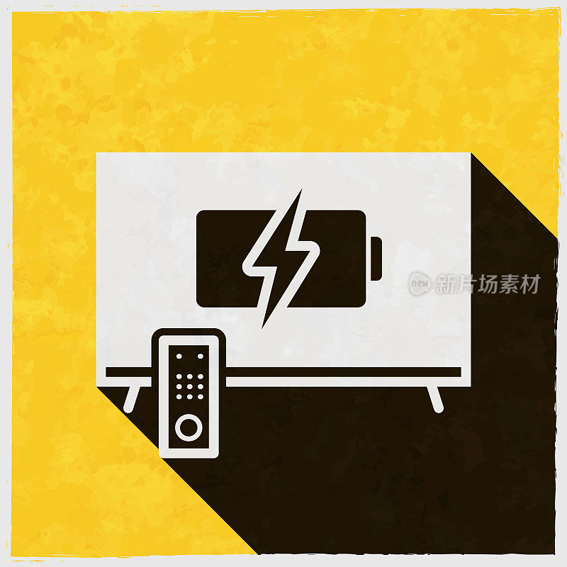 带电池充电符号的电视机。图标与长阴影的纹理黄色背景