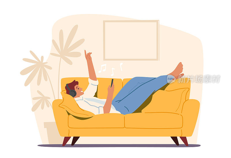 放松的男性角色戴着耳机，躺在沙发上用智能手机应用听音乐。放松享受生活的男人