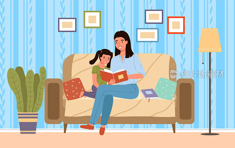 妈妈一边读故事，一边教她的小女儿。妈妈拿着书给孩子讲睡前故事