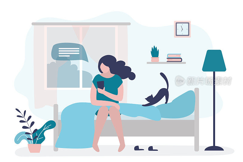 女性角色坐在床上拿着手机。女人醒来后立即查看社交网络。卧室内。女孩醒来后用智能手机。新的一天,早晨。