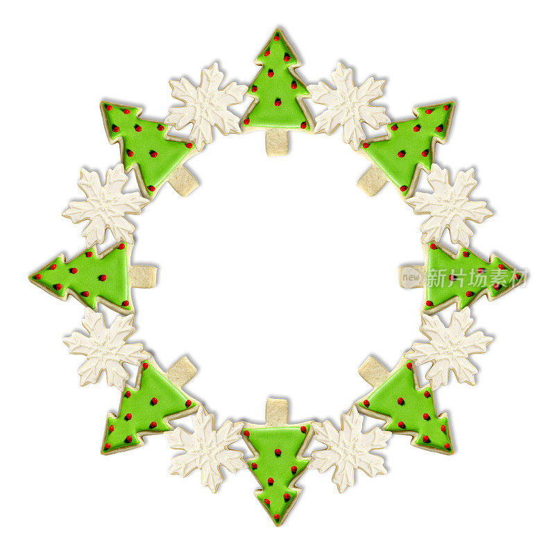 圣诞树和雪花:用节日装饰的冰镇圣诞饼干制作的圣诞花环