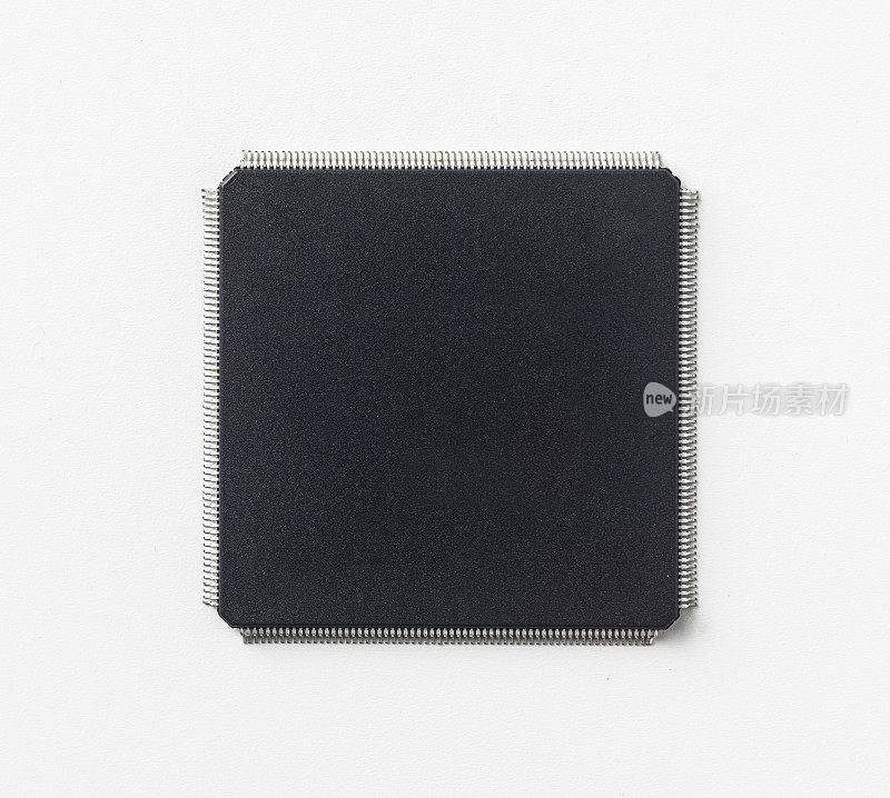 隔离在白色背景上的半导体IC芯片