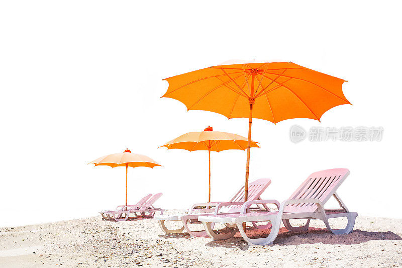 空橙色沙滩椅孤立在白色背景