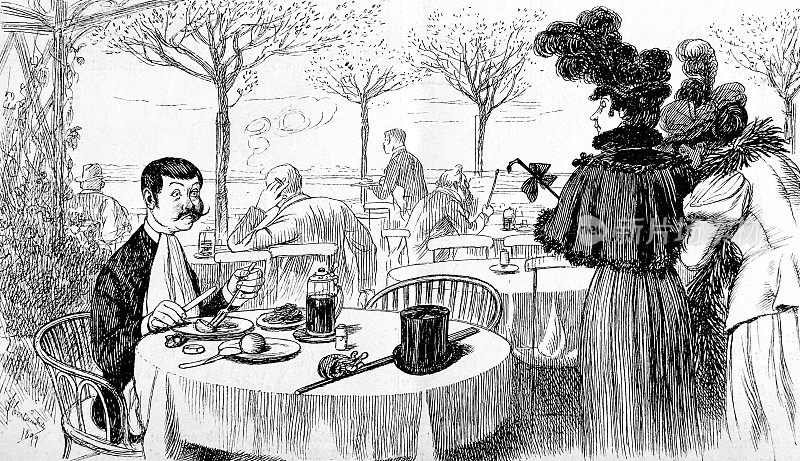 一名男子坐在啤酒园里，陷入沉思，不知道他是不是在吃饺子，两个路过的女人看起来很有趣