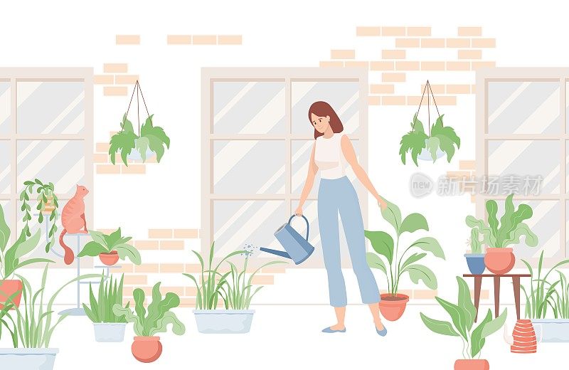 女人拿着喷壶，在房子附近或房间里浇盆栽。