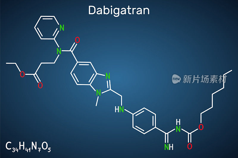 Dabigatran分子。这是抗凝血药物。深蓝色背景上的结构式化学式。
