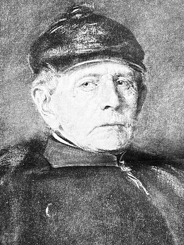 德国将军格拉夫・毛克，头戴普鲁士头盔