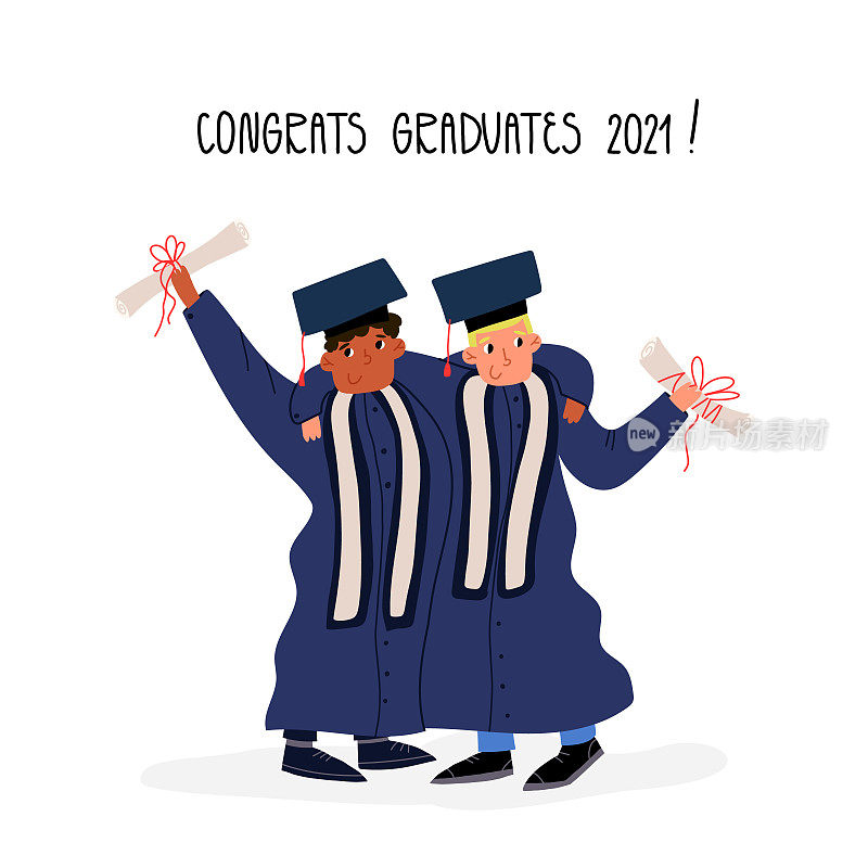 两个朋友，戴着方形学士帽，穿着学士服的学生高兴地拥抱着，手里拿着学位证书。大学、高中毕业概念。