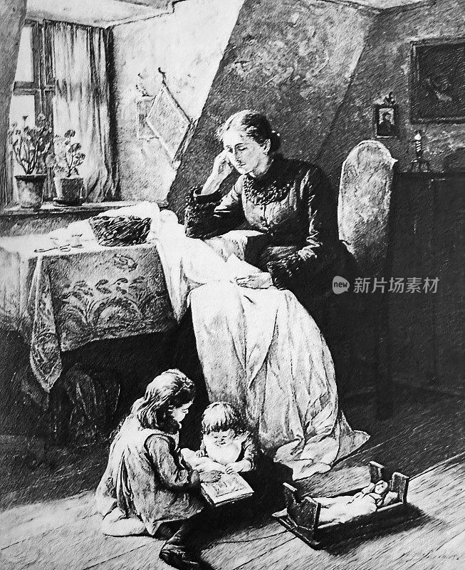 寡妇带着两个孩子坐在窗前缝衣服