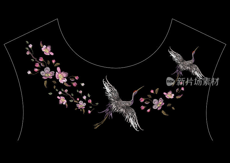 刺绣东方领口图案与鹤和樱花。