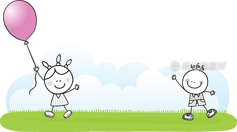 孩子们快乐的夫妇在公园草地上玩气球