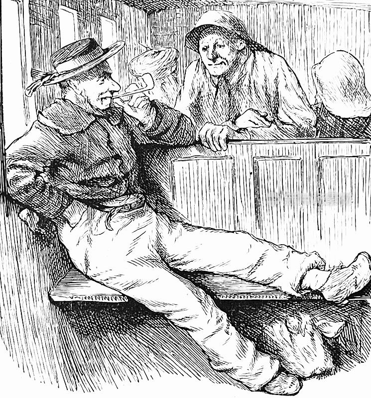 有人在火车上抽烟，坐在木凳上