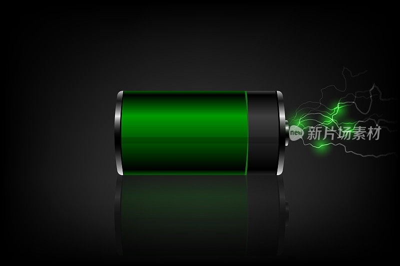 绿色电池充电在黑暗的背景