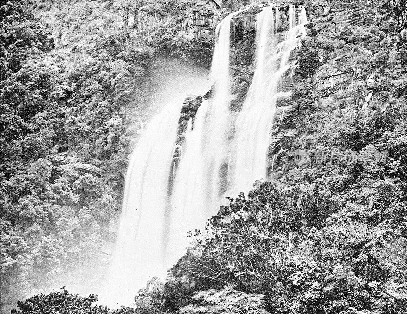 1895年印度的人物和地标:锡兰的奥玛亚瀑布