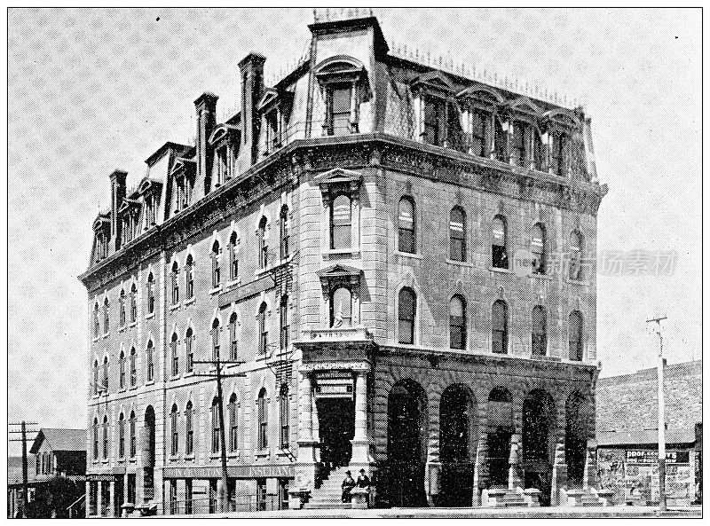 1898年，堪萨斯州劳伦斯市的一张古董照片:劳伦斯国家银行大楼