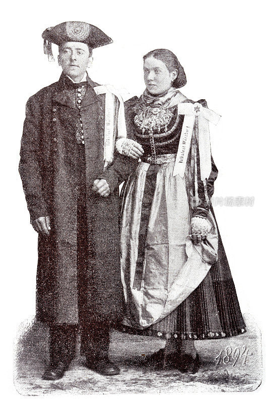 一对穿着服装的夫妇来自Würzburg附近的Rupprechtshausen