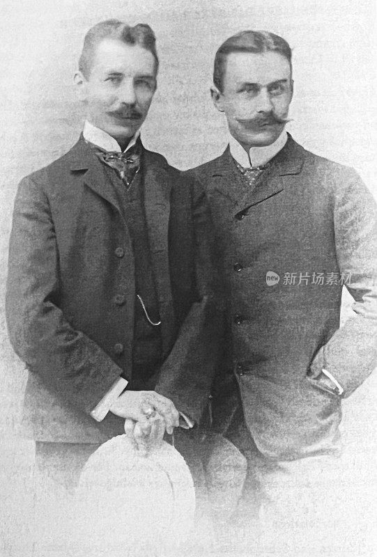 库尔特・马滕斯(左)和托马斯・曼(右)，德国作家
