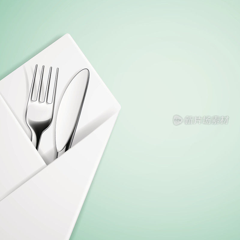 餐巾纸里放着刀叉。