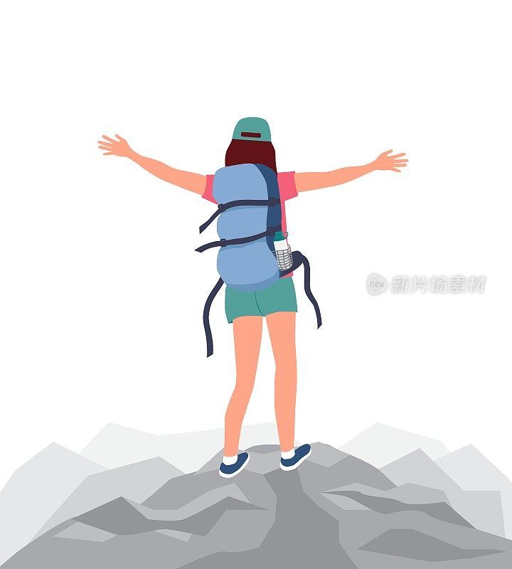 一个背着背包的女孩站在山顶上，双臂张开。女人旅游。