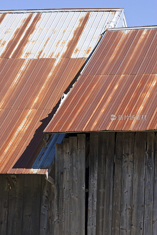 生锈的谷仓屋顶