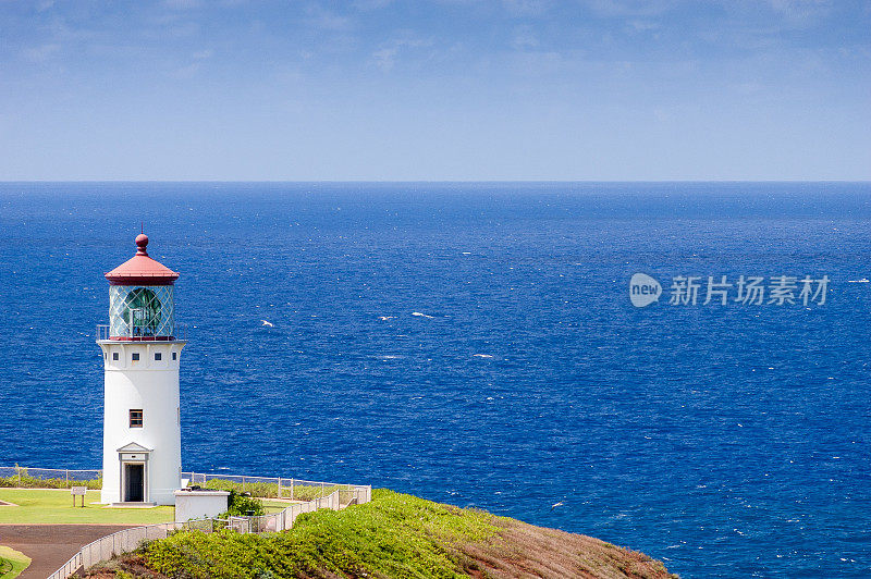 位于夏威夷考艾岛俯瞰太平洋的基拉韦厄灯塔