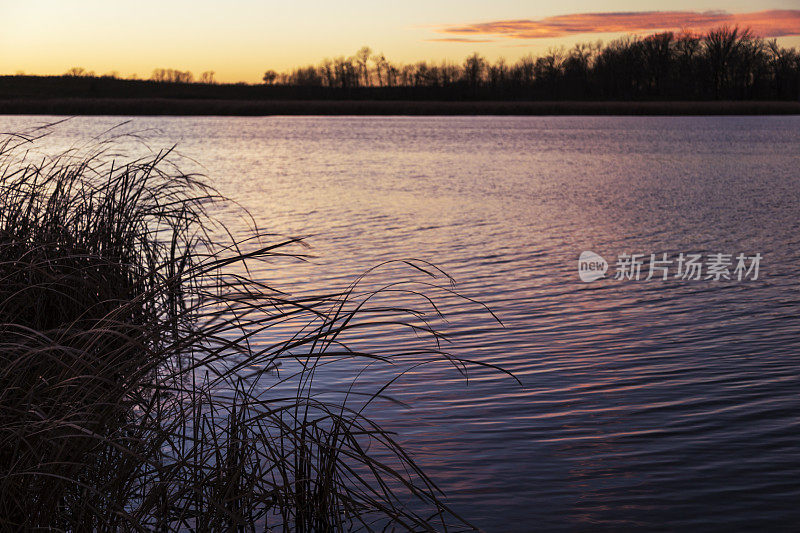 小明尼苏达湖的黄昏