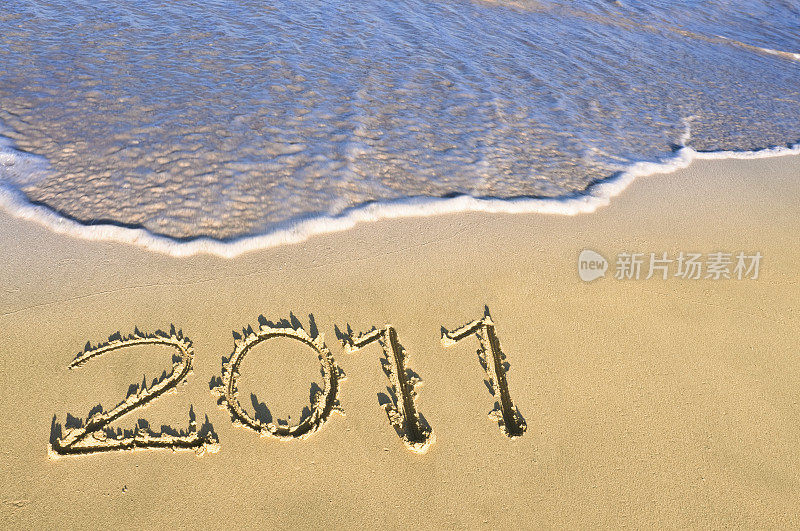 2011年新年的标志在热带海滩