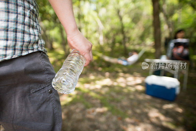 瓶装水在营地的观点