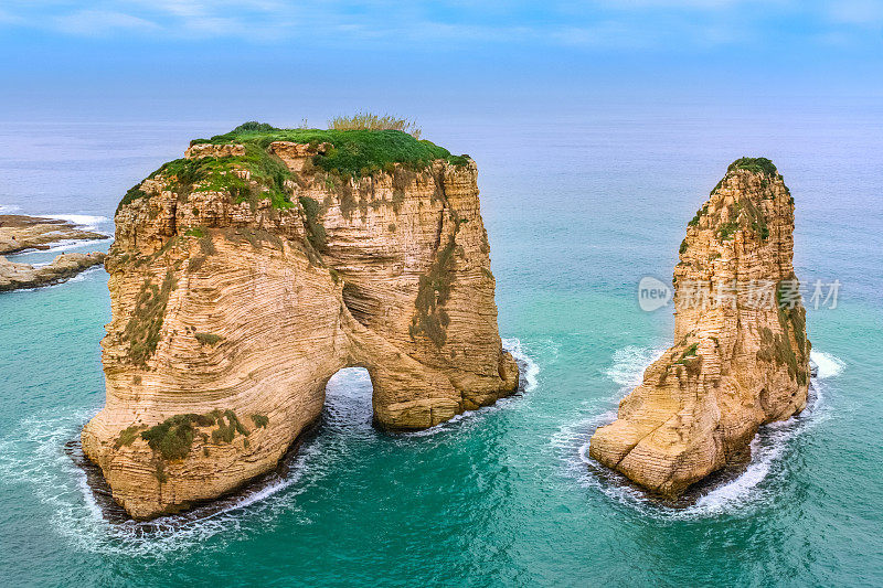 海景观与鸽子岩石贝鲁特黎巴嫩