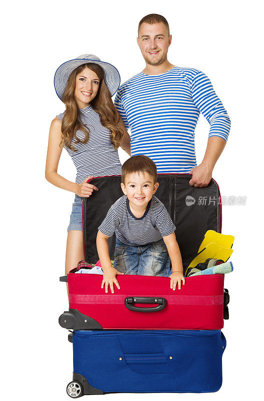 采购产品家庭旅行旅行箱，人和度假行李，孩子坐在袋子上，白色背景