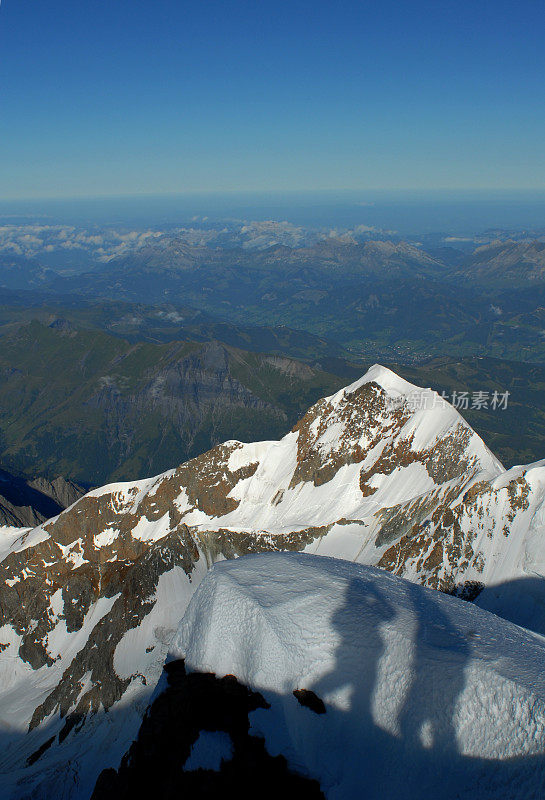 攀登勃朗峰。