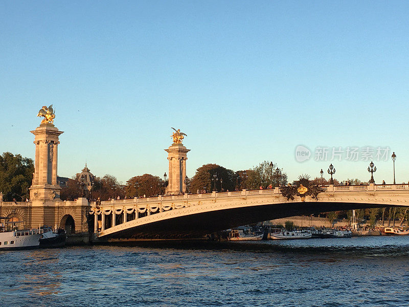 巴黎亚历山大三世大桥