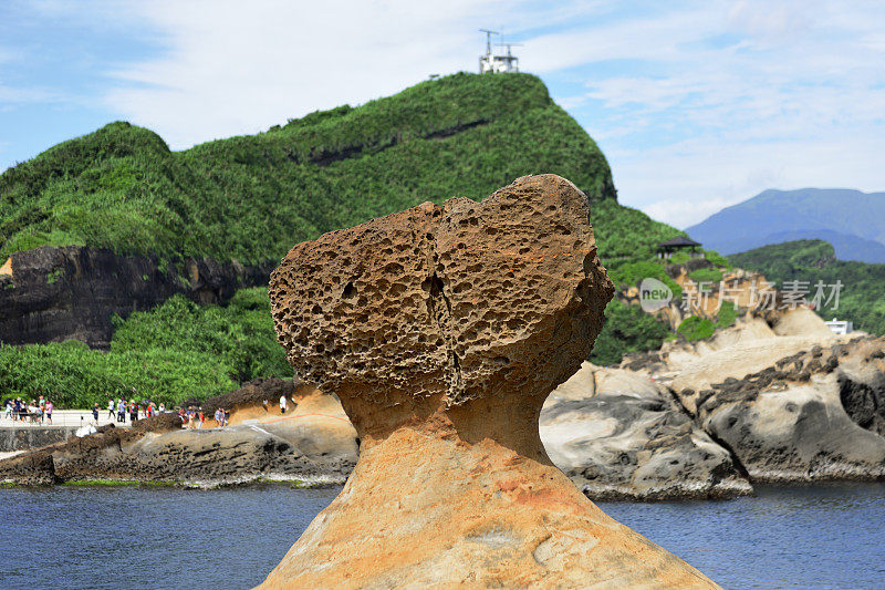 海蚀地质奇观――孤立的蘑菇石