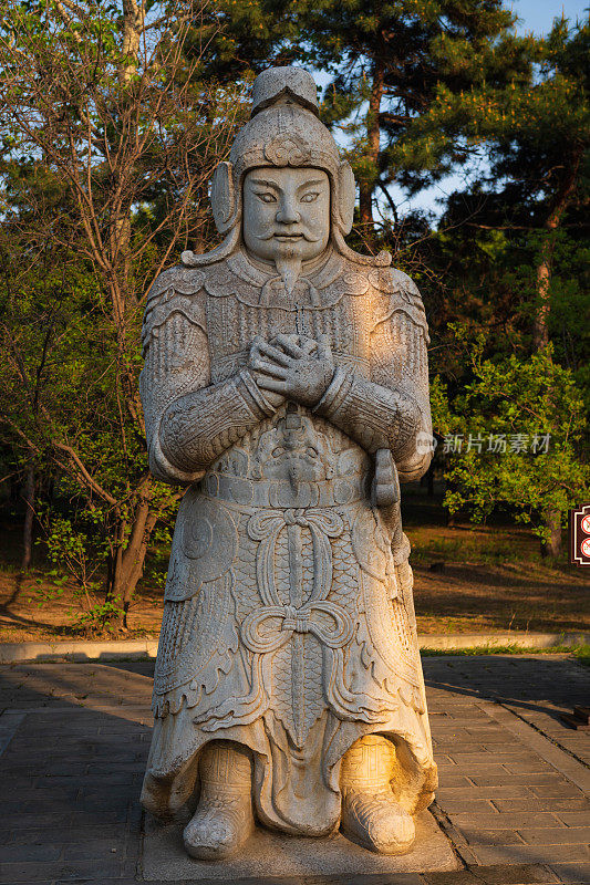 北京明十三陵神道教大将雕像